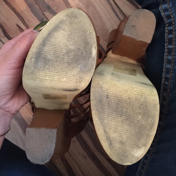 🍁 TRENDY STEVE MADDEN CAGED CHUNKY WEDGE HEELS 🍁 - Picture 2 of 4